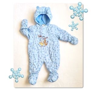 Disney Pooh & Tigger Footed Snowsuit (Size 6/9)M
